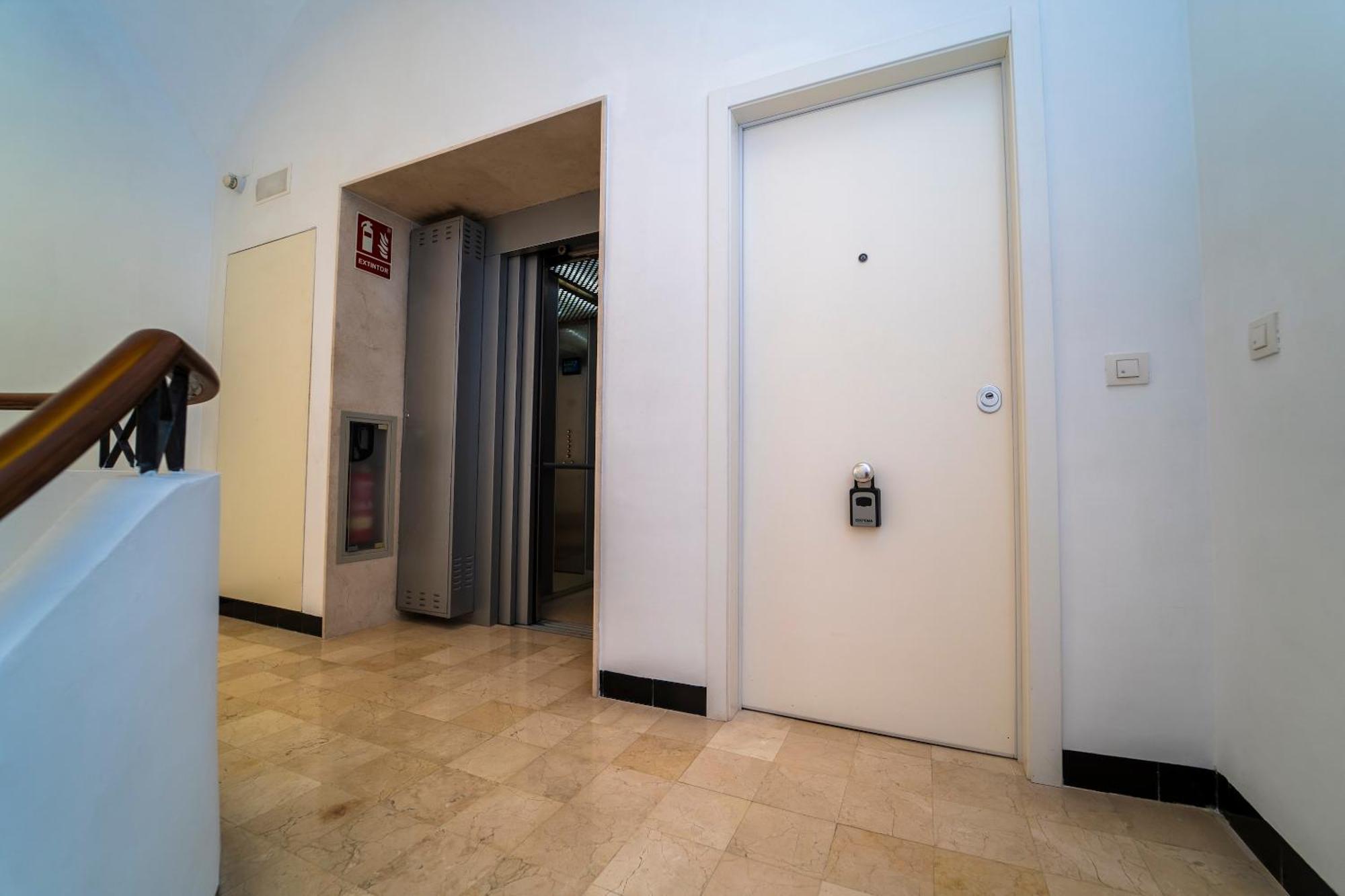 Apartamentos Alicante Centro By Renthas Luaran gambar